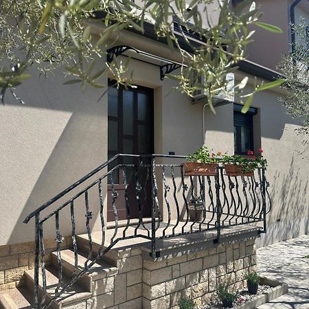 Apartment Nina With Private Pool Нова-Вас Экстерьер фото