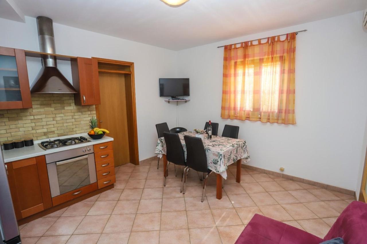 Apartment Nina With Private Pool Нова-Вас Экстерьер фото