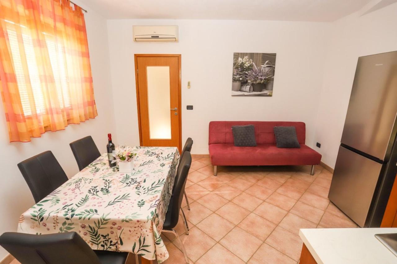 Apartment Nina With Private Pool Нова-Вас Экстерьер фото