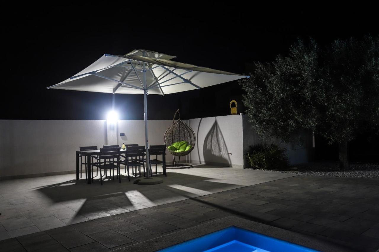Apartment Nina With Private Pool Нова-Вас Экстерьер фото