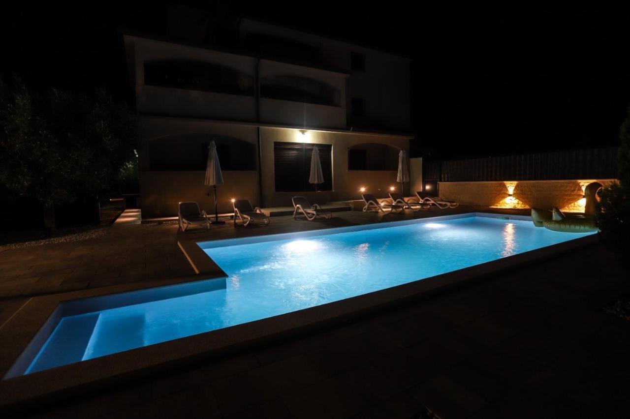 Apartment Nina With Private Pool Нова-Вас Экстерьер фото
