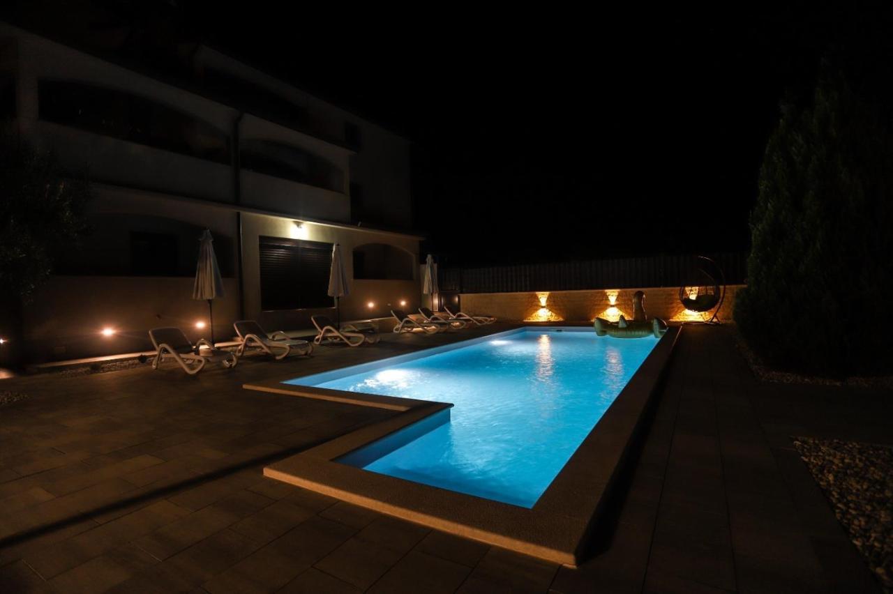Apartment Nina With Private Pool Нова-Вас Экстерьер фото