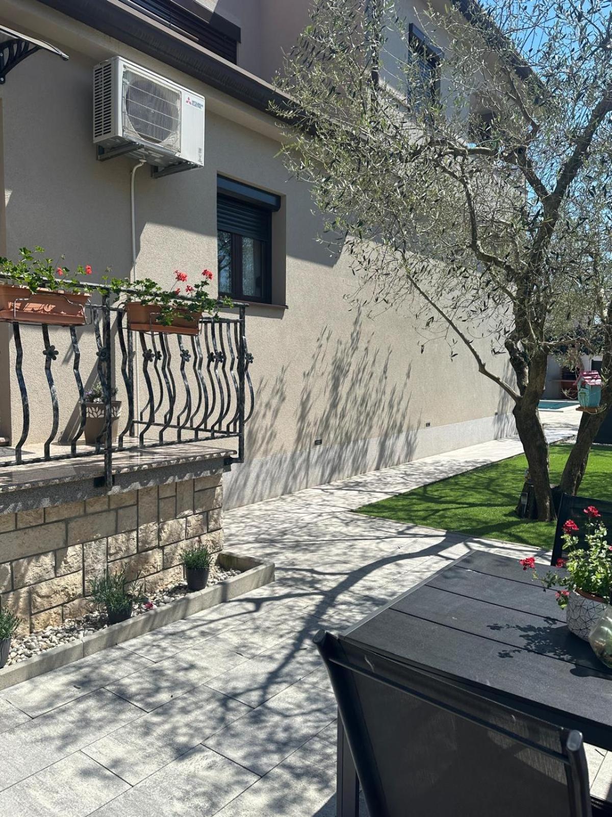 Apartment Nina With Private Pool Нова-Вас Экстерьер фото